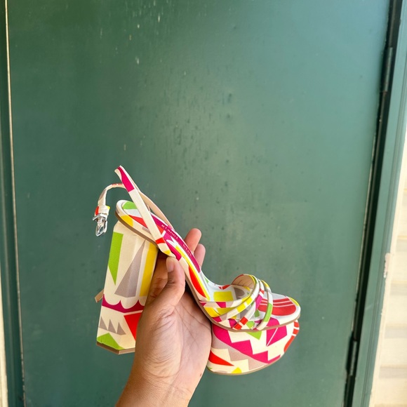 Never Worn Gianni Bini multi color platform heels - Picture 10 of 10